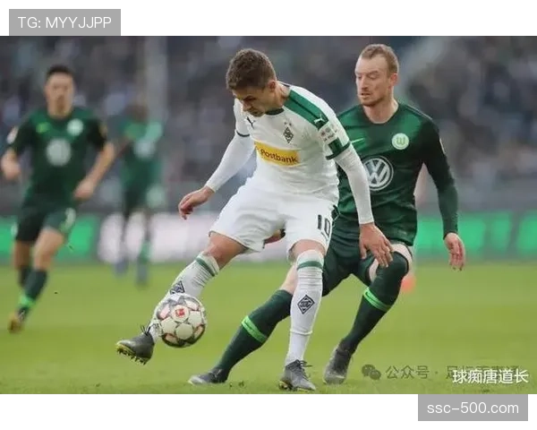 门兴边路逼抢限制莱比锡进攻,半场成功守住平局 门兴边路逼抢限制莱比锡进攻,半场成功守住平局